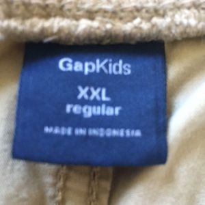 Gap kids beige cargo shorts